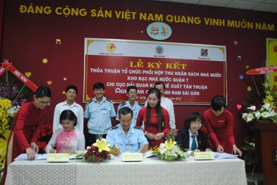 Hải quan Khu chế xuất Tân Thuận ký thỏa thuận phối hợp thu NSNN Hải quan Khu chế xuất Tân Thuận ký thỏa thuận phối hợp thu NSNN