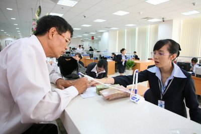 NĐT nước ngoài mua cổ phần của TCTD: Thiếu thực tế và không khả thi