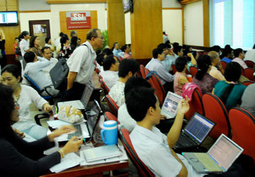 Sóng "ngầm" ngoài sàn Sóng "ngầm" ngoài sàn