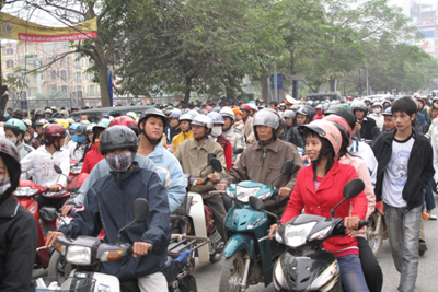 Thu phí đường bộ với xe máy: Trông chờ ý thức người dân