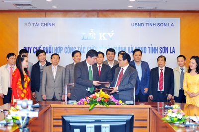 Bộ Tài chính và UBND tỉnh Sơn La ký Quy chế phối hợp công tác 