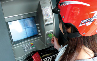 Vén màn bí ẩn ATM 