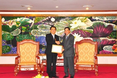 Trao tặng Kỷ niệm chương “Vì sự nghiệp tài chính Việt Nam” cho Trưởng đại diện JICA Motonori Tsuno