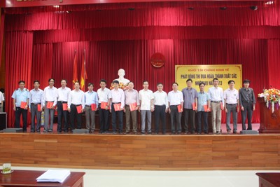 Khối Tài chính - Kinh tế ký giao ước thi đua năm 2013