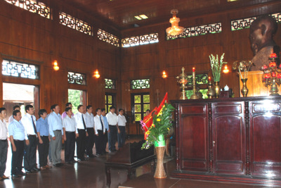 Tổng cục Thuế tặng 3 tỷ đồng cho Quỹ khuyến học xã Kim Liên, huyện Nam Đàn, Nghệ An Tổng cục Thuế tặng 3 tỷ đồng cho Quỹ khuyến học xã Kim Liên, huyện Nam Đàn, Nghệ An