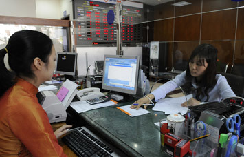 Tăng tín dụng: Cẩn trọng rủi ro thanh khoản