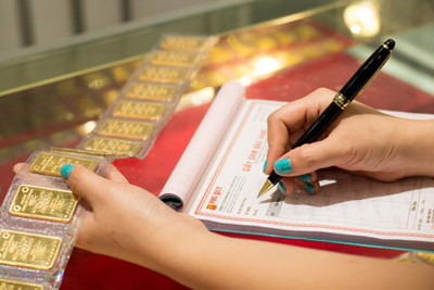 Kinh doanh hay tăng dự trữ ngoại hối?