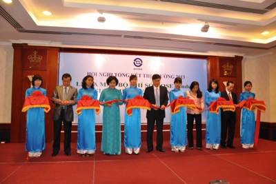 Chủ tịch Ủy ban Chứng khoán Nhà nước tham dự Hội nghị tổng kết thị trường năm 2013