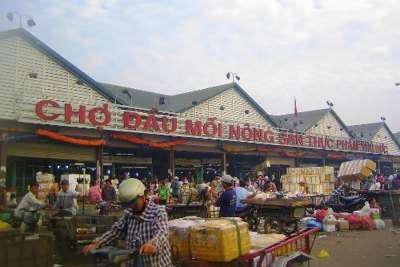 Đại gia địa ốc sống nhờ nông nghiệp, quản lý chợ