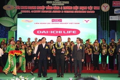  Dai-ichi Life Việt Nam vinh dự nhận Giải thưởng Rồng Vàng năm 2013