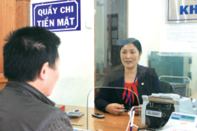 Nữ cán bộ Kho bạc hai lần vinh dự nhận Bằng khen vì trả lại tiền nộp thừa cho khách hàng