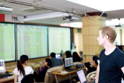 Nhà đầu tư nước ngoài vẫn rủ nhau kéo đến thị trường chứng khoán Việt