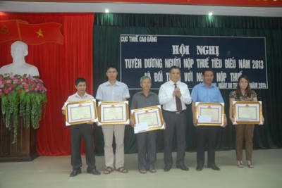  Cục thuế tỉnh Cao Bằng: Tuyên dương người nộp thuế tiêu biểu năm 2013 