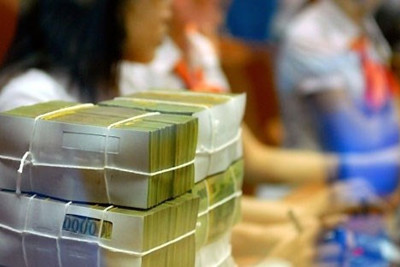 Ngân hàng quy mô nhỏ gắng gượng tái cơ cấu