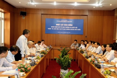 Đoàn Giám sát của Ủy ban thường vụ Quốc hội làm việc với Ủy ban Chứng khoán Nhà nước Đoàn Giám sát của Ủy ban thường vụ Quốc hội làm việc với Ủy ban Chứng khoán Nhà nước