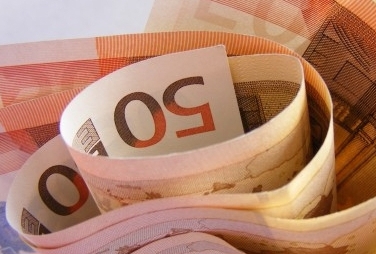 Các ngân hàng trung ương bán tháo euro