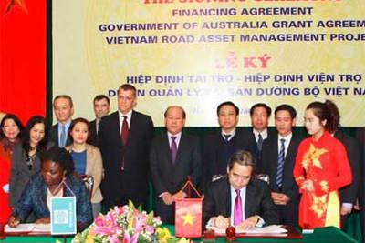 Ký kết Hiệp định tín dụng hỗ trợ nâng cao hiệu quả giao thông Miền Bắc Việt Nam Ký kết Hiệp định tín dụng hỗ trợ nâng cao hiệu quả giao thông Miền Bắc Việt Nam