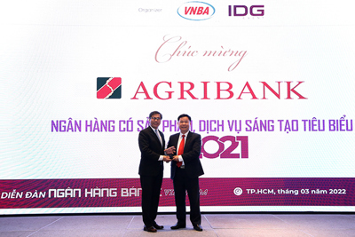 Agribank nhận hai giải thưởng Ngân hàng Việt Nam tiêu biểu năm 2021