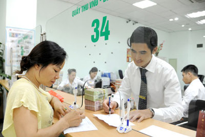 Đua hạ lãi suất, doanh nghiệp chớ vội mừng