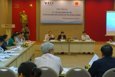 Chủ tịch VCCI: Doanh nghiệp đang trầy trật “vượt bão” 