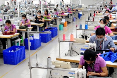 Chỉ số sản xuất công nghiệp tăng 9,9% Chỉ số sản xuất công nghiệp tăng 9,9%