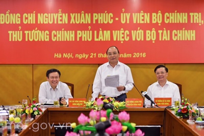  “Ngành Tài chính luôn vượt qua khó khăn, để xây dựng phát triển đất nước”