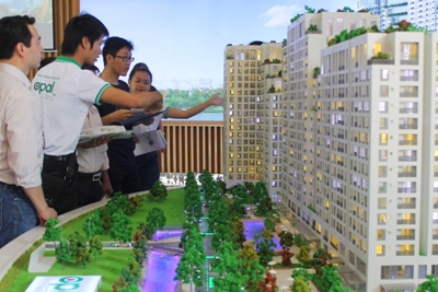 Căn hộ tầm trung hút khách