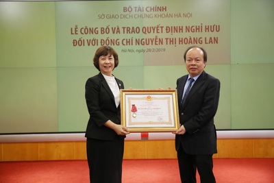 Nguyên Phó Tổng Giám đốc Phụ trách Ban điều hành HNX được nhận Huân chương lao động hạng Nhì 