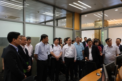 Đoàn đại biểu Quốc hội thăm và làm việc tại Sở Giao dịch Chứng khoán Hà Nội