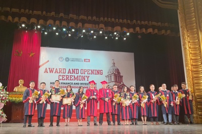 Viện Đào tạo Quốc tế tổ chức Lễ Khai giảng năm học mới và Trao bằng tốt nghiệp cho sinh viên MSc và DDP