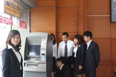 Agribank Long Biên mở rộng phát triển sản phẩm Thẻ 