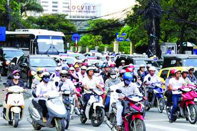 Không thu phí hạn chế phương tiện giao thông cá nhân đường bộ theo đầu phương tiện