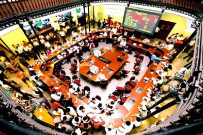 Thị trường chứng khoán năm 2013: Kỳ vọng từ những giải pháp đồng bộ (*)