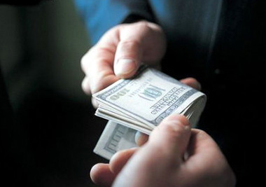 "Cò" ngân hàng: Phí môi giới 500 triệu đồng?