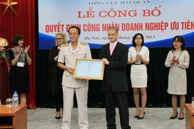Lãnh đạo Tổng cục Hải quan giao lưu trực tuyến về chính sách đối với doanh nghiệp ưu tiên