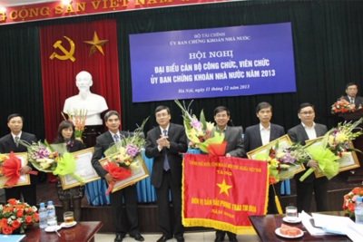 Hội nghị cán bộ công chức, viên chức Ủy ban Chứng khoán Nhà nước năm 2013