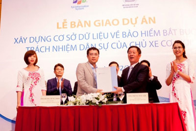 FPT IS bàn giao cơ sở dữ liệu bảo hiểm xe cơ giới cho Hiệp hội Bảo hiểm Việt Nam