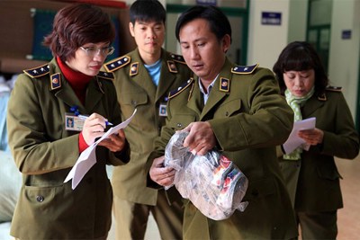 Hàng lậu, hàng giả dồn dập đổ về thị trường Hàng lậu, hàng giả dồn dập đổ về thị trường