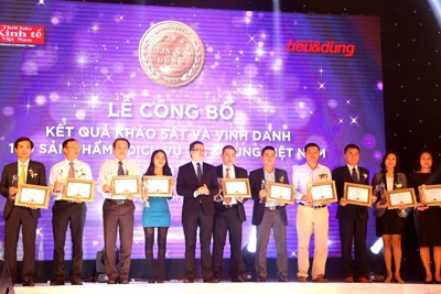 Bảo Việt Nhân thọ nhận Giải thưởng Tin và Dùng Việt Nam năm 2015 Bảo Việt Nhân thọ nhận Giải thưởng Tin và Dùng Việt Nam năm 2015