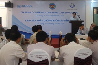 Hải quan Việt Nam tích cực hợp tác quốc tế trong chống rửa tiền và tài trợ khủng bố Hải quan Việt Nam tích cực hợp tác quốc tế trong chống rửa tiền và tài trợ khủng bố