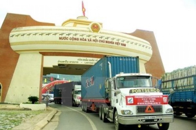 Thương nhân mua bán hàng hóa qua biên giới phải thực hiện đầy đủ các nghĩa vụ về thuế