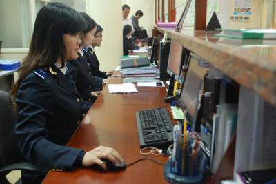 Áp dụng Quản lý rủi ro: Phát hiện, ngăn chặn kịp thời các hành vi vi phạm Áp dụng Quản lý rủi ro: Phát hiện, ngăn chặn kịp thời các hành vi vi phạm