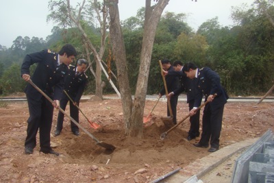 Cục Hải quan tỉnh Lào Cai: Hưởng ứng Tết trồng cây Xuân Giáp Ngọ 2014 Cục Hải quan tỉnh Lào Cai: Hưởng ứng Tết trồng cây Xuân Giáp Ngọ 2014