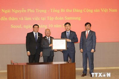 Trao giấy phép đầu tư dự án 1,4 tỷ USD của Samsung vào Việt Nam
