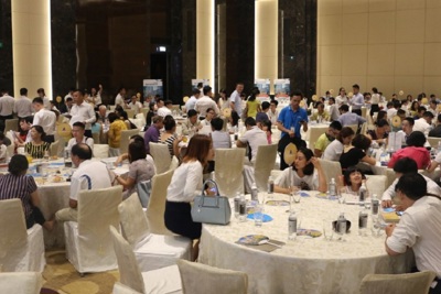 Roman Plaza “hút khách” ngày mở bán