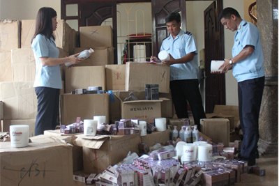 Bắt giữ hàng nghìn sản bongdaso tin tức mỹ bongdaso tin tức nhập lậu - Tạp chí Tài chính Bắt giữ bongdaso danh sách các trận đấu nghìn sản phẩm mỹ phẩm nhập lậu