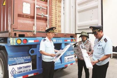 Tây Ninh: Khởi tố nhiều vụ buôn lậu quy mô lớn Tây Ninh: Khởi tố nhiều vụ buôn lậu quy mô lớn