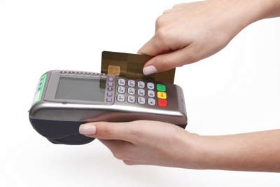 Ngân hàng Nhà nước cảnh báo “quẹt thẻ khống” rút tiền mặt