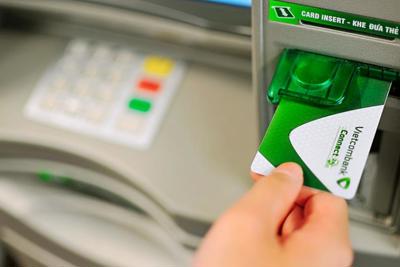 Những điều cần biết khi giao dịch cuối năm qua máy ATM