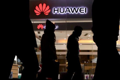 Anh tuyên bố Huawei là "nguy cơ trong tầm kiểm soát"